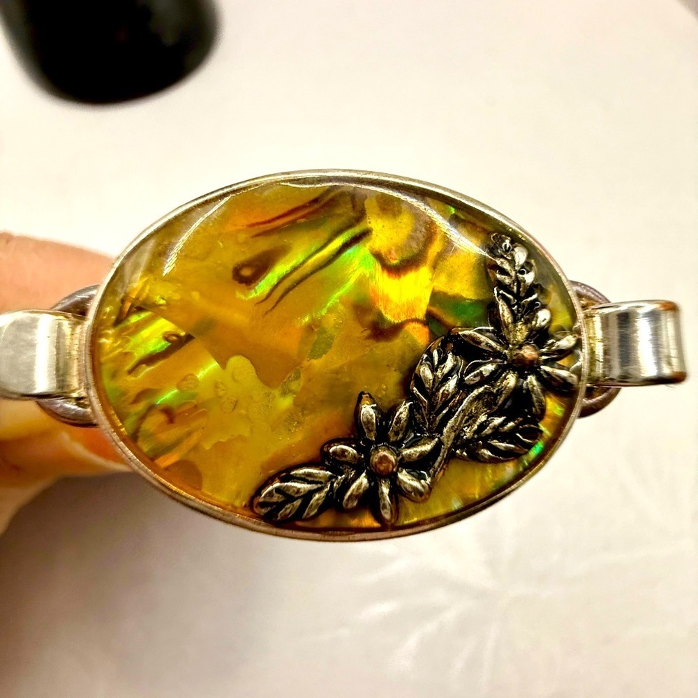 Elegant Gold and Silver Floral Bracelet